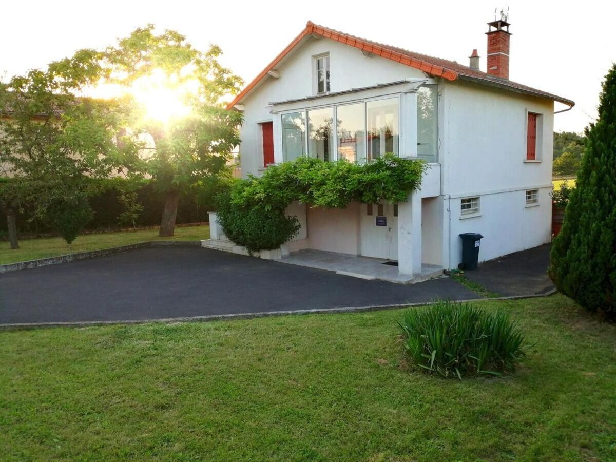 Vila Gite Pavillon Kifadonfe 3 Ch Avec Cour Et Jardin Clos Saint-Germain-Lembron Exteriér fotografie